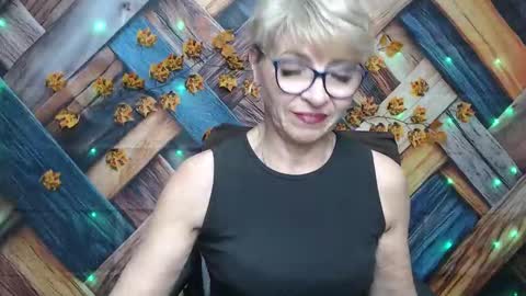 Snapshot of ellabonito chatting on 11.24.25 EllaBonito online show from 11.24.25