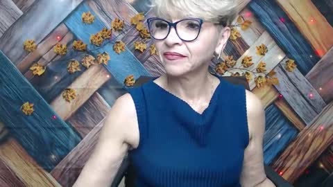 Snapshot of ellabonito chatting on 11.26.25 EllaBonito online show from 11.26.25