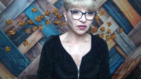 Snapshot of ellabonito chatting on 12.04.25 EllaBonito online show from 12.04.25