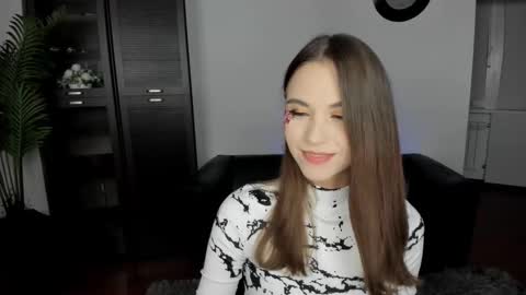 Snapshot of ellacurtis chatting on 10.05.25 ellacurtis online show from 10.05.25