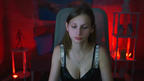 Ella online show from 02.07.25