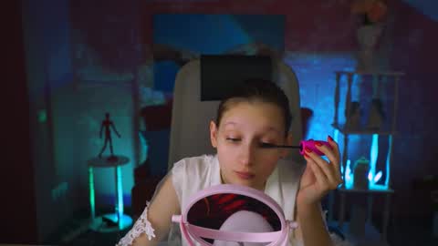 Ella online show from 02.09.25