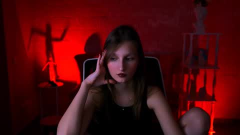 Ella online show from 03.12.25