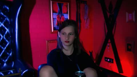 Ella online show from 09.11.25