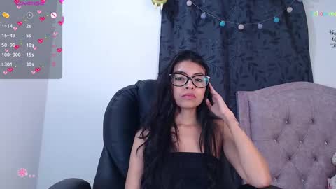 Ella Amoneth online show from 01.09.25