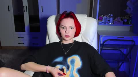 Snapshot of ellales chatting on 09.12.25 ellales online show from 09.12.25