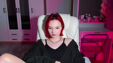 Snapshot of ellales chatting on 09.26.25 ellales online show from 09.26.25