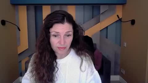 EllaLongs online show from 11.06.25