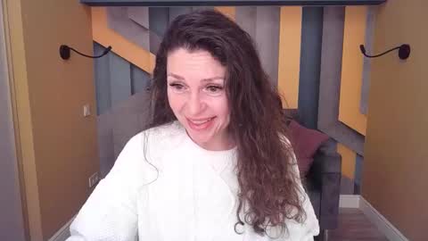 EllaLongs online show from 02.10.26