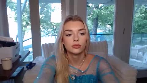 Snapshot of ellalowe chatting on 04.26.26 ellalowe online show from 04.26.26