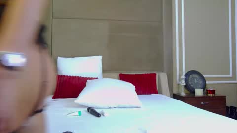 ellalux online show from 03.20.26