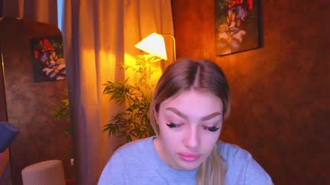 ellamilla online show from 01.07.25