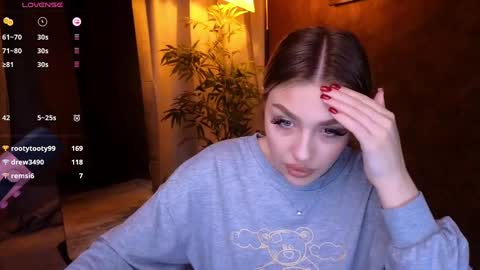 ellamilla online show from 01.08.25