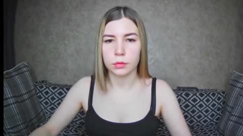 Snapshot of ellanuar chatting on 12.12.24 EllaNuar online show from 12.12.24