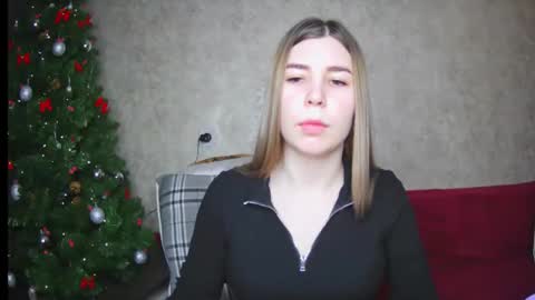 Snapshot of ellanuar chatting on 01.13.25 EllaNuar online show from 01.13.25