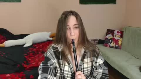 EllariaVenar online show from 12.14.24