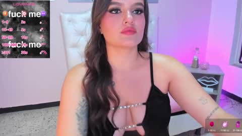 Snapshot of ellarosee_ chatting on 02.17.25 ellarosee_ online show from 02.17.25