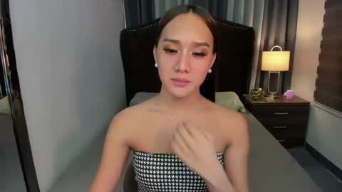 Snapshot of ellats_18 chatting on 02.06.25 Sophia online show from 02.06.25