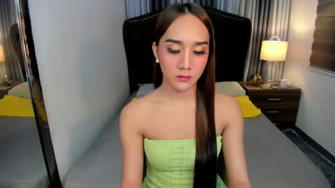 Snapshot of ellats_18 chatting on 02.23.25 Sophia online show from 02.23.25