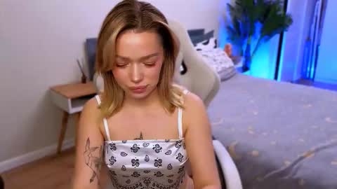 Ella online show from 12.19.25