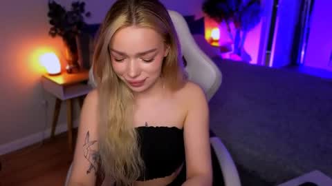 Ella online show from 04.13.26