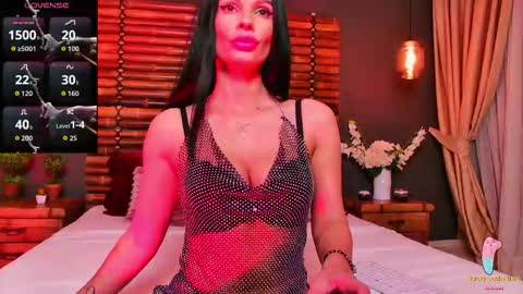 Ella online show from 10.15.25