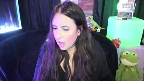 ELLE online show from 10.17.25