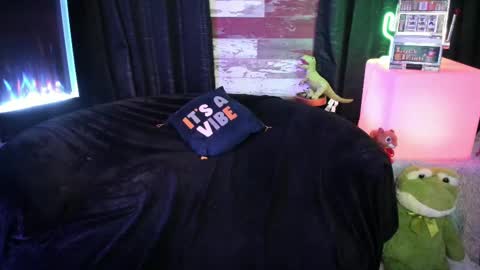 ELLE online show from 11.16.25