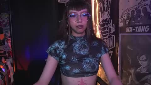 Snapshot of elle_uwu chatting on 11.15.25 follow me on instagram . online show from 11.15.25