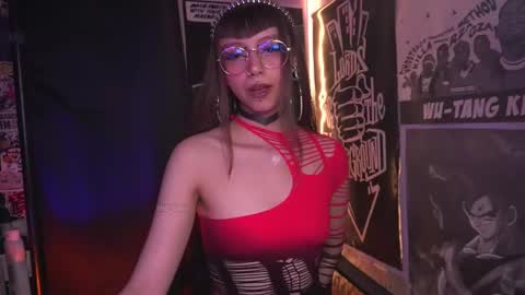 Snapshot of elle_uwu chatting on 11.20.25 follow me on instagram . online show from 11.20.25