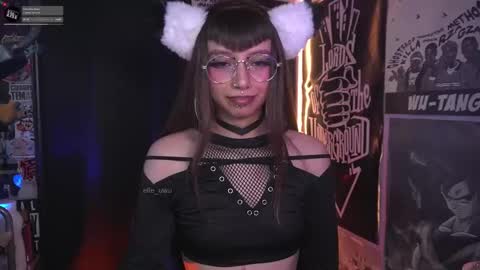 Snapshot of elle_uwu chatting on 12.02.25 follow me on instagram . online show from 12.02.25