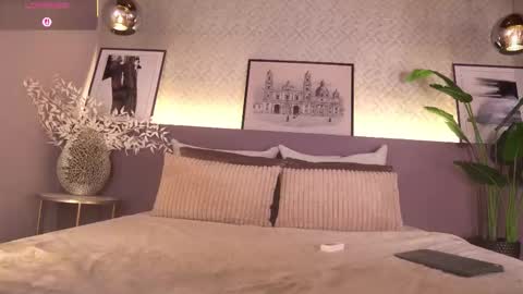 Snapshot of ellediane chatting on 02.09.26 Elle Diane online show from 02.09.26