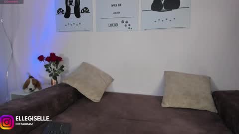 Snapshot of ellegisellee chatting on 03.01.26 Yiss online show from 03.01.26