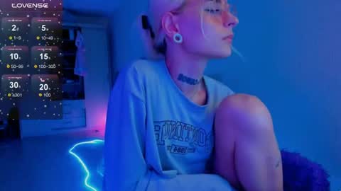 Ellie online show from 08.04.26