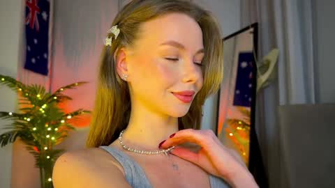 Snapshot of elli_harmon chatting on 12.26.24 Ellie  --- Ill see you either on Friday or Saturday and definitely on Sunday  online show from 12.26.24