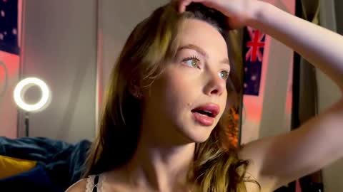 Snapshot of elli_harmon chatting on 01.30.25 Ellie  --- Ill see you either on Friday or Saturday and definitely on Sunday  online show from 01.30.25