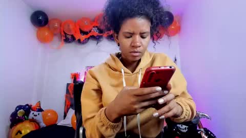 Snapshot of ellie_alves chatting on 10.26.25 Ellie online show from 10.26.25