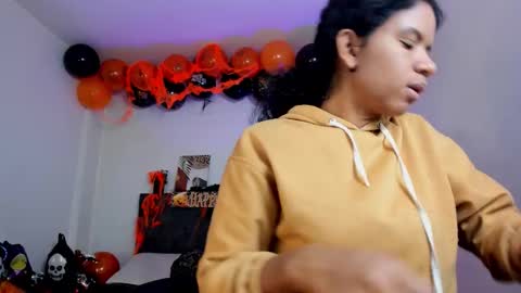 Snapshot of ellie_alves chatting on 11.01.25 Ellie online show from 11.01.25