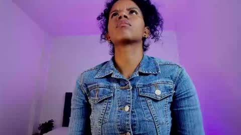 Snapshot of ellie_alves chatting on 11.06.25 Ellie online show from 11.06.25