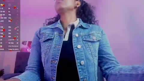 Snapshot of ellie_alves chatting on 11.22.25 Ellie online show from 11.22.25