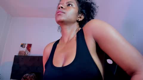 Snapshot of ellie_alves chatting on 11.25.25 Ellie online show from 11.25.25