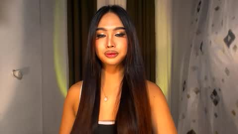 Snapshot of elliecummers chatting on 11.03.25 ellie online show from 11.03.25