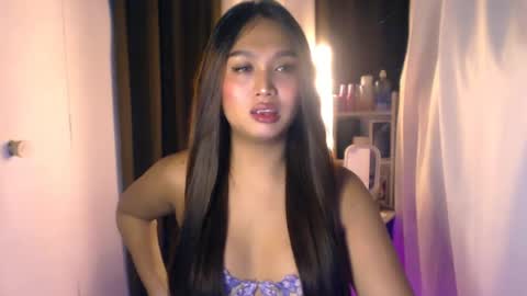Snapshot of elliecummers chatting on 07.16.26 ellie online show from 07.16.26