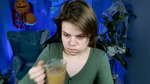 elliemurler online show from 10.24.25