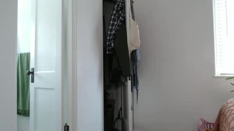 Ellie Rowyn online show from 04.02.26