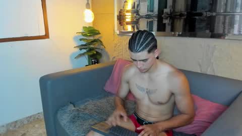 Elloit Colton online show from 11.20.25