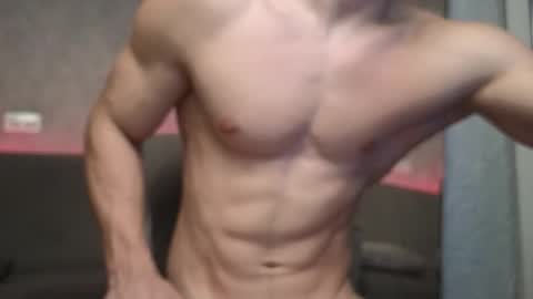 elliot_muscle04 online show from 10.30.25