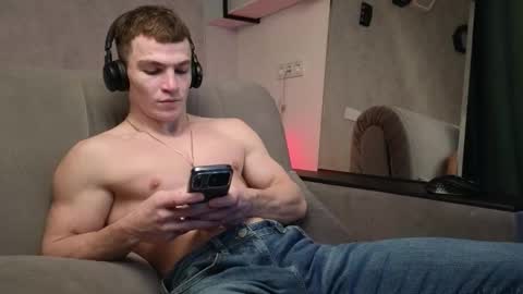 elliot_muscle04 online show from 01.19.26