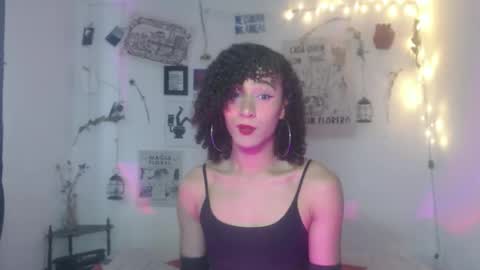 Snapshot of ellis_flowers chatting on 09.18.25  . online show from 09.18.25