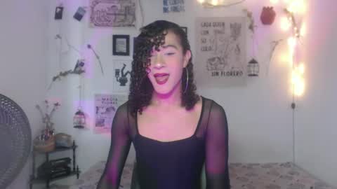 Snapshot of ellis_flowers chatting on 09.28.25  . online show from 09.28.25